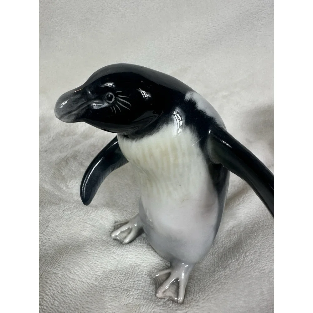 Metzler & Ortloff Penguin Figurine Fine Porcelain Animal Figure Germany Vintage